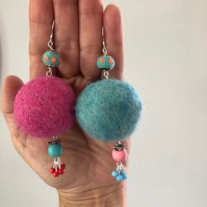 Funny mismatch pink and blue earrings